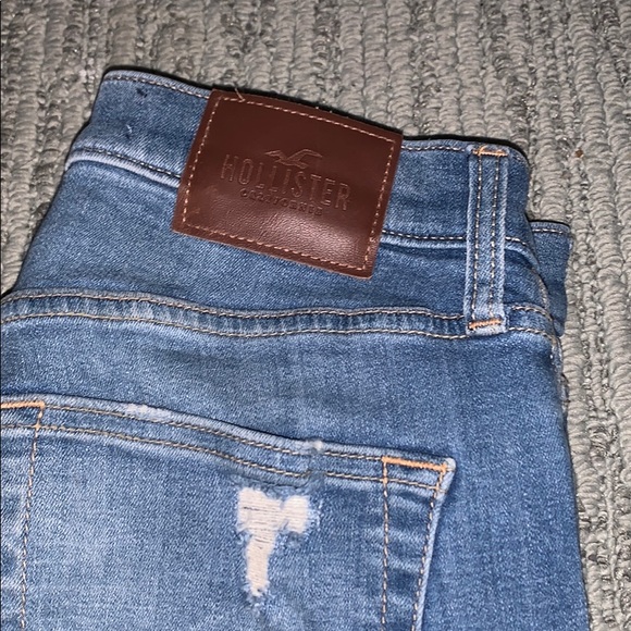 Hollister Distressed Skinny Jeans - Picture 2 of 5